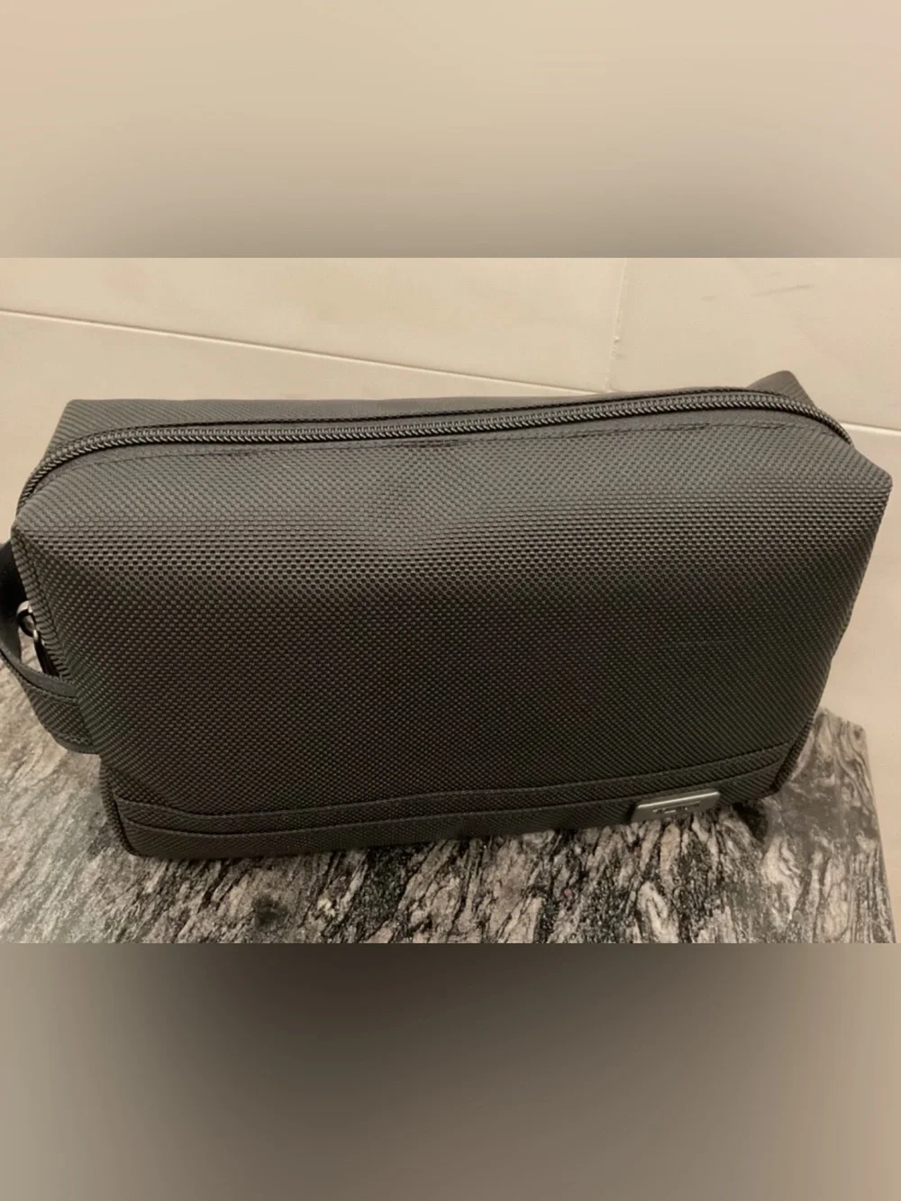 NEW - TUMI Ballistic Nylon Zippered Medium Kit - Pouch - Cosmetic Bag ALL BLACK